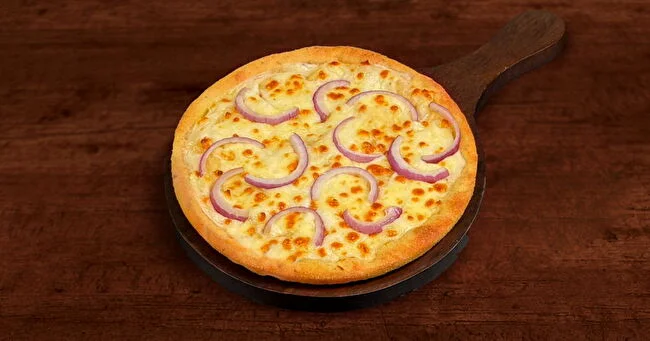 Cheese & Onion Pizza
